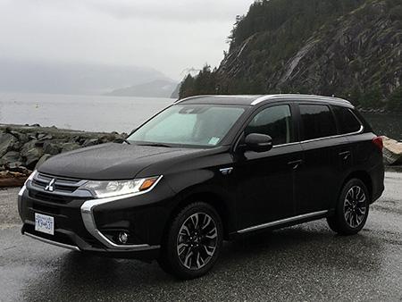 2018-Mitsubishi-Outlander-PHEV_01.jpg
