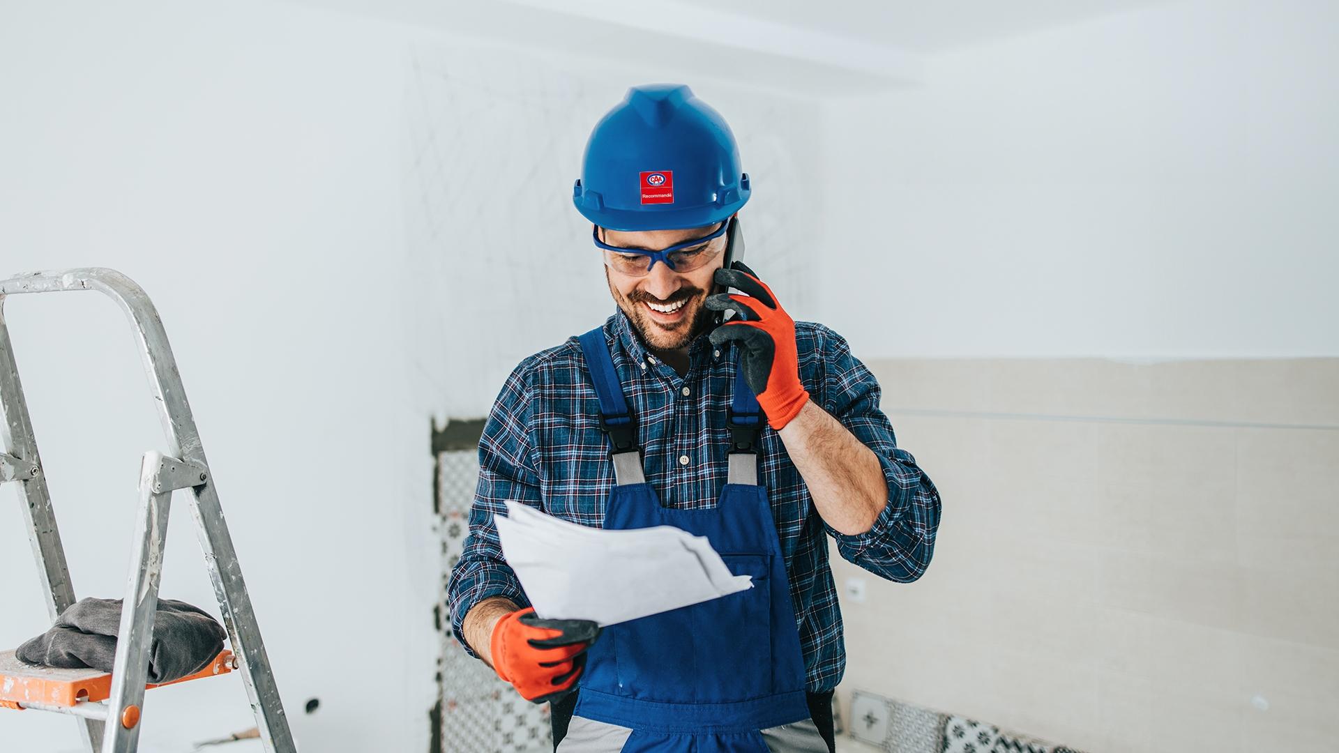 1920x1080_homme-travaux-maison-entreprise-recommandee_3.jpg