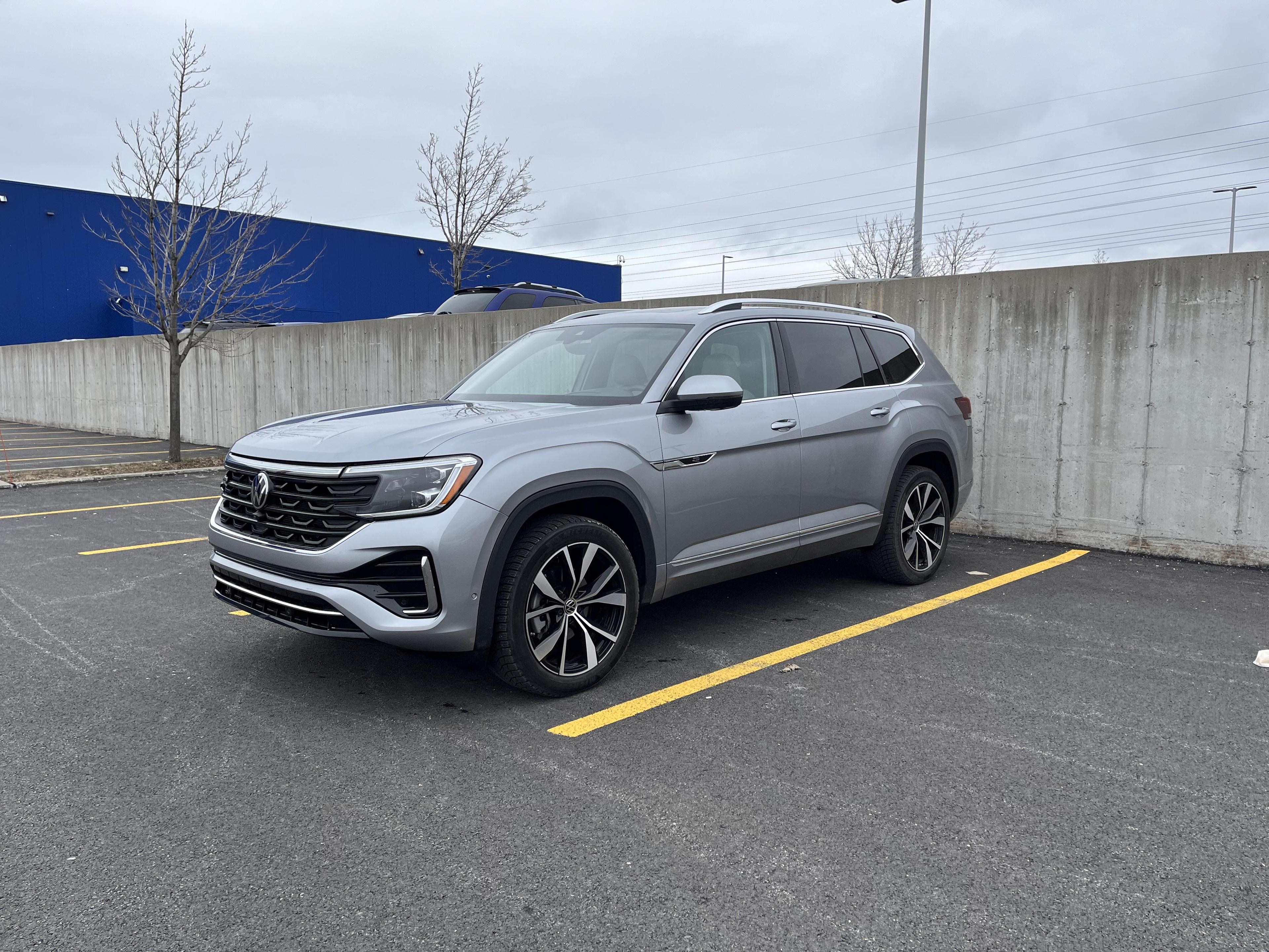 2024 Volkswagen Atlas_01.jpg