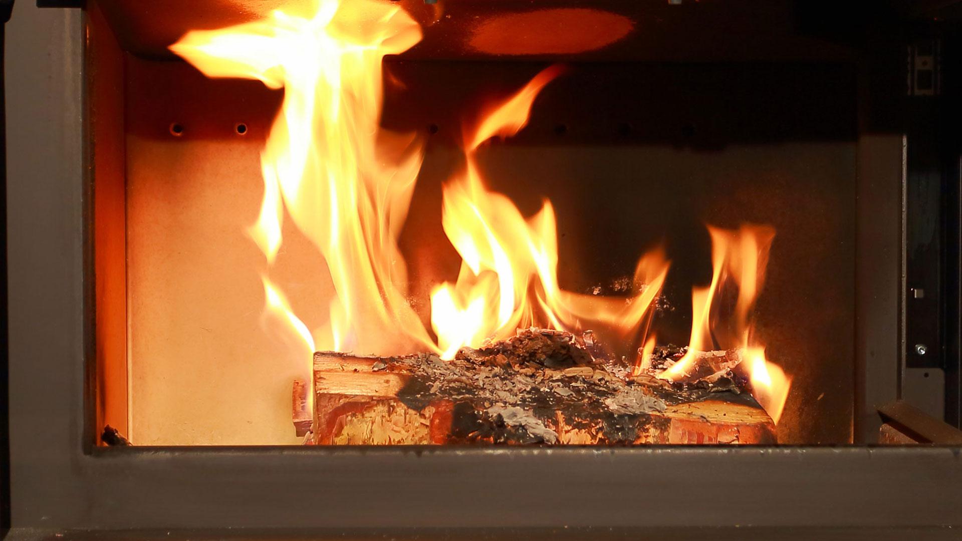 1920X1080_guide-fumee-combustion-bois.jpg