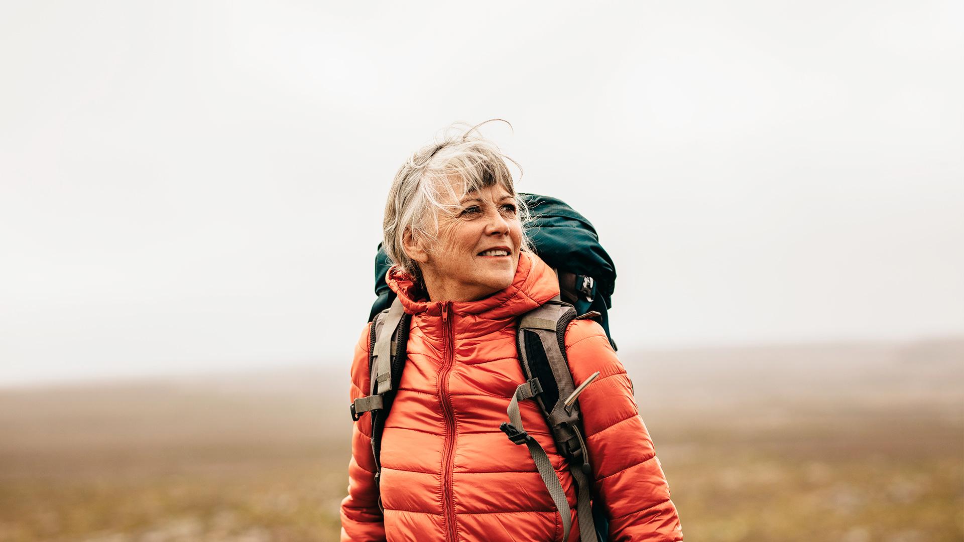 1920x1080_assurance_vie_femme_randonnee_2.jpg
