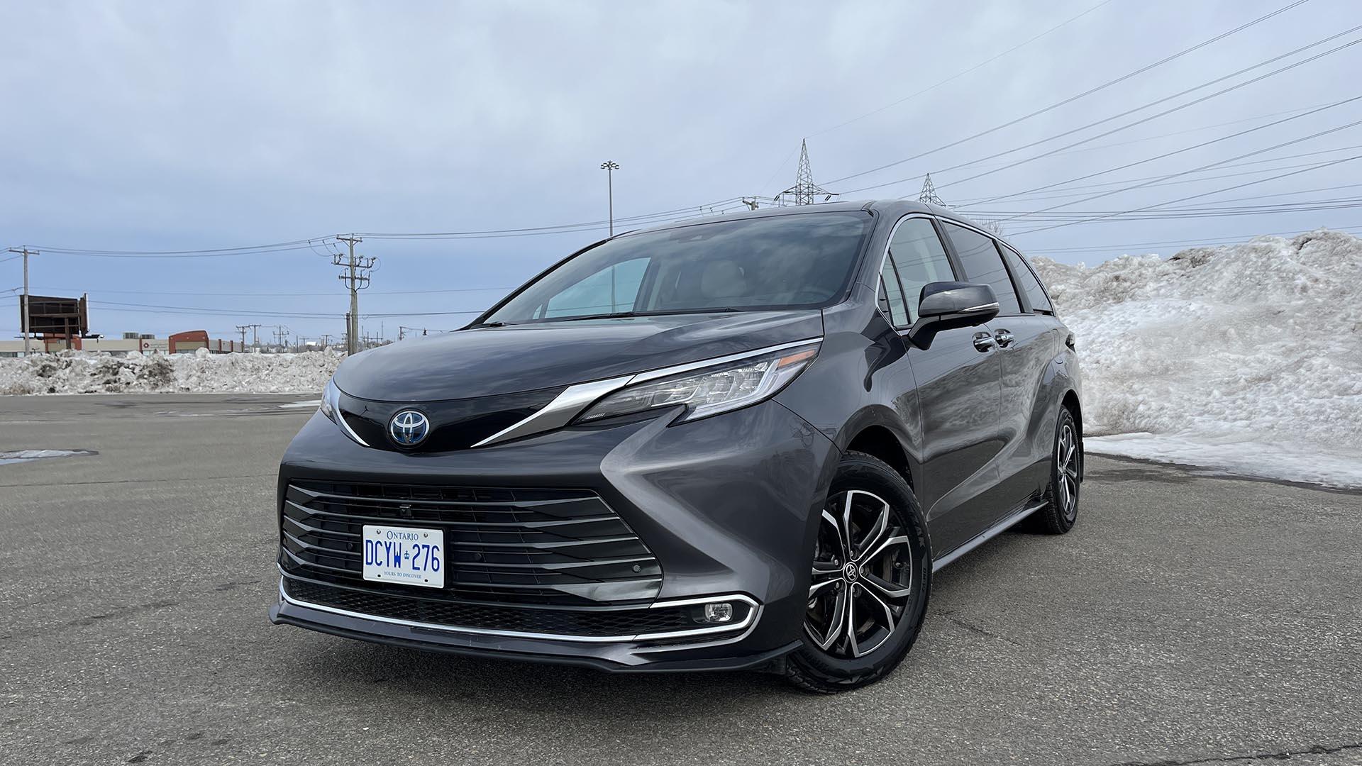 2025 Toyota Sienna_01.jpg