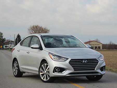 2018-Hyundai-Accent_01.jpg