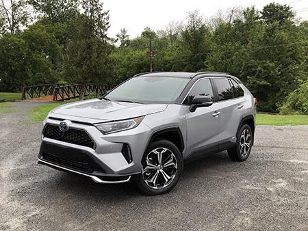 2021-Toyota-RAV4-Prime_01.jpg